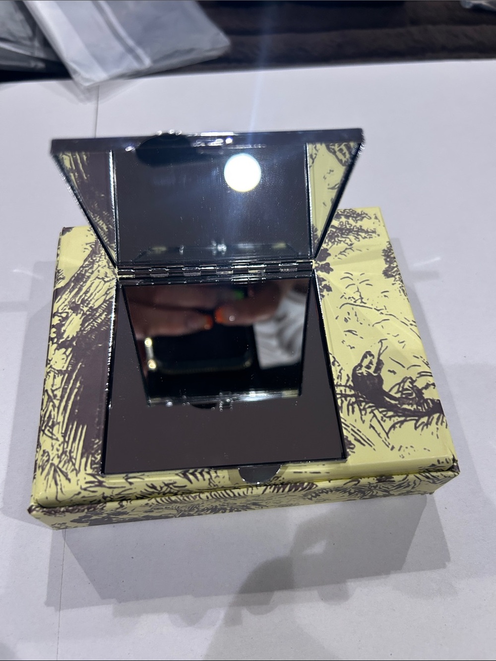 Compact mirror - Picture 3 of 6